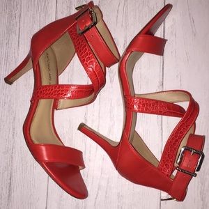 Antonio Melani heels 👠 fast shipment.